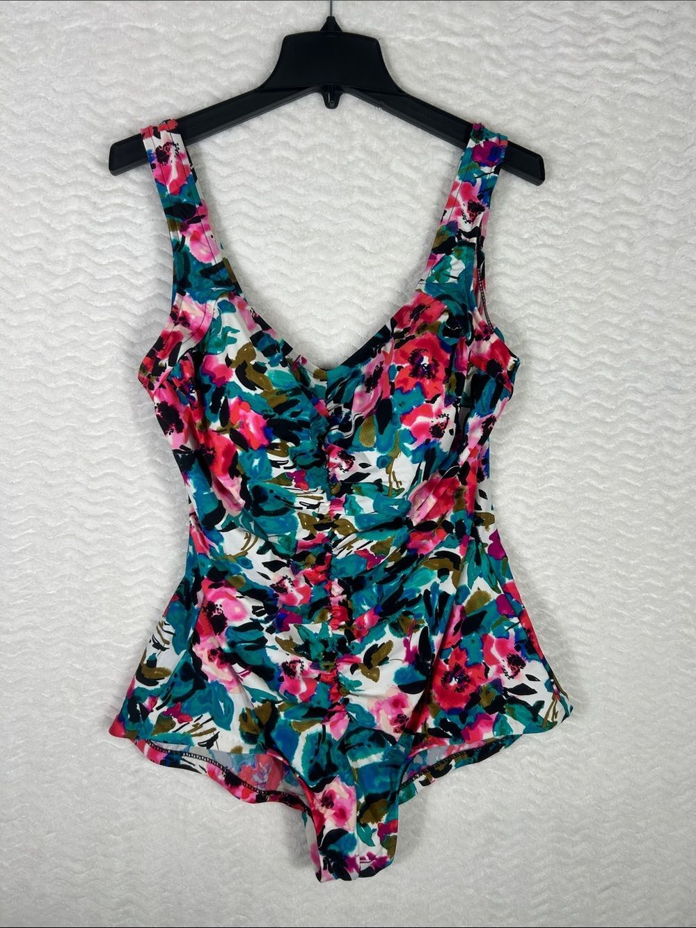 Maxine of Hollywood 20W‎ Swimsuit Floral One Piece Bathing Suit V-Neck Ruched